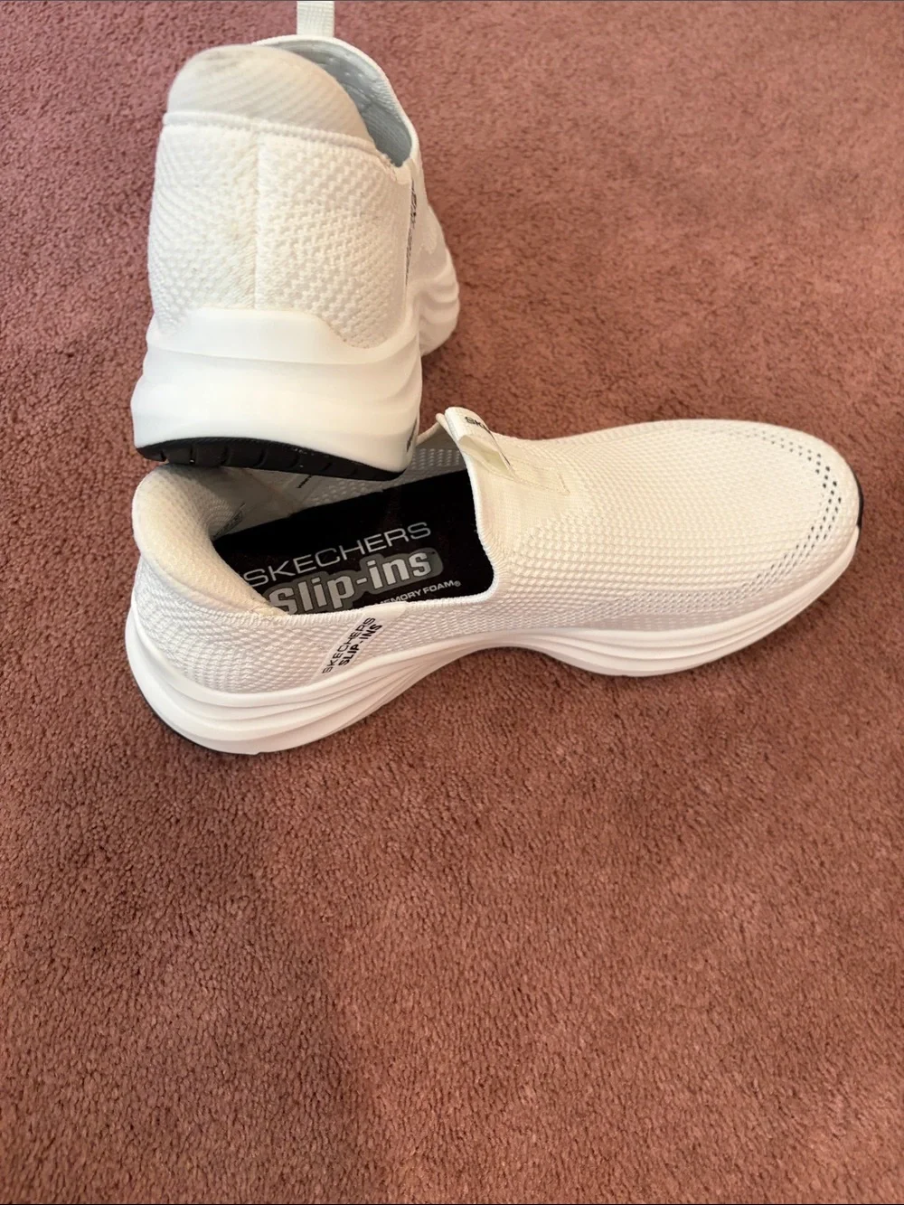 Skechers Men's White Slip-On Knit Athletic Sneakers Vaporfoam breathable comfort